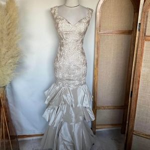 Creme Light Beige Floral Print Mermaid Gown sz L